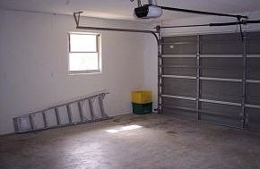 Double Garage with opener