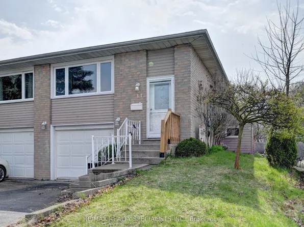 11 Dinison Cres, Kitchener, ON N2E 2W3