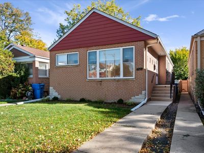 6707 N Whipple St, Chicago, IL, 60645