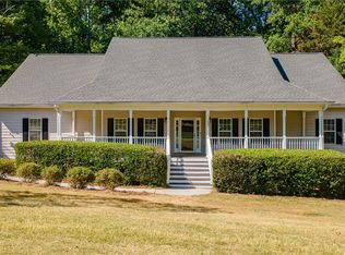 149 Walnut Ridge Dr, Hoschton, GA 30548