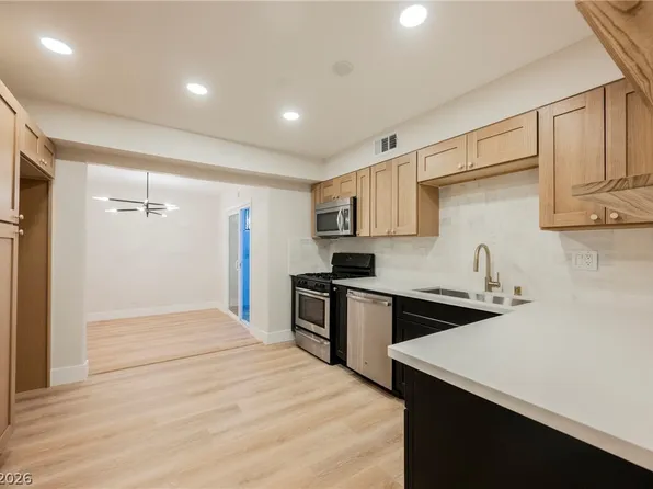 3940 Visby Ln, Paradise, NV 89119