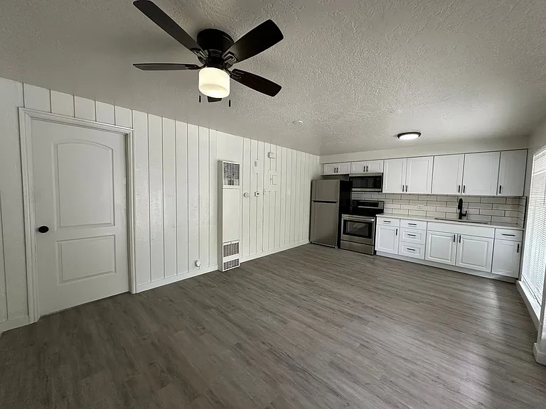 951 N Redwood Rd — Photo 6