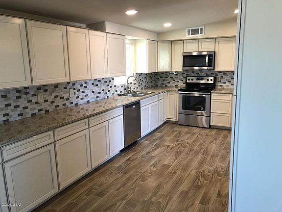 2nd image of 8426 E Fond Du Lac Dr