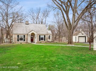 584 Crooked Ln, North Barrington, IL 60010