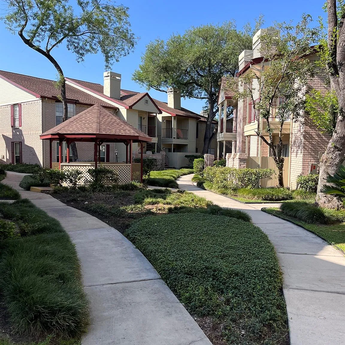 1 bed, 1.0 bath, 588 sqft, $1,100 — Photo 4