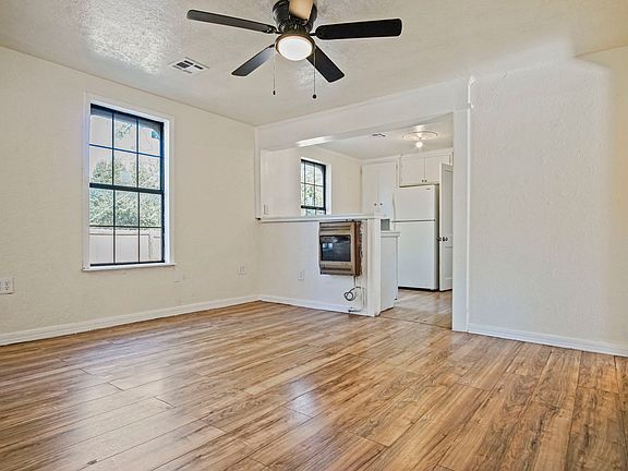 2nd image of 2812 S Broadway Ave
