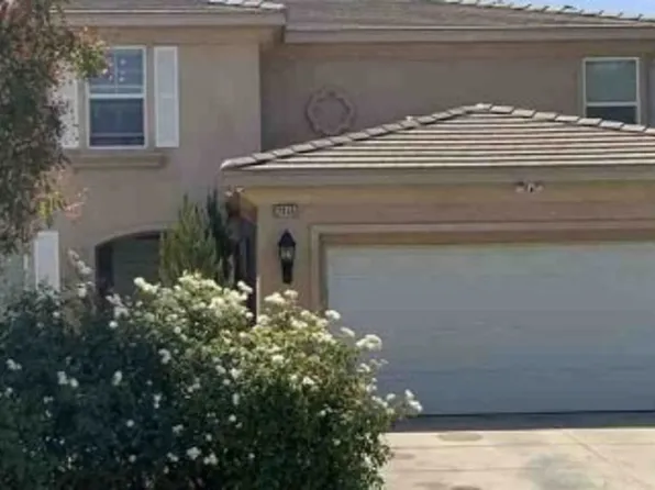 2856 E Newgrove St, Lancaster, CA 93535