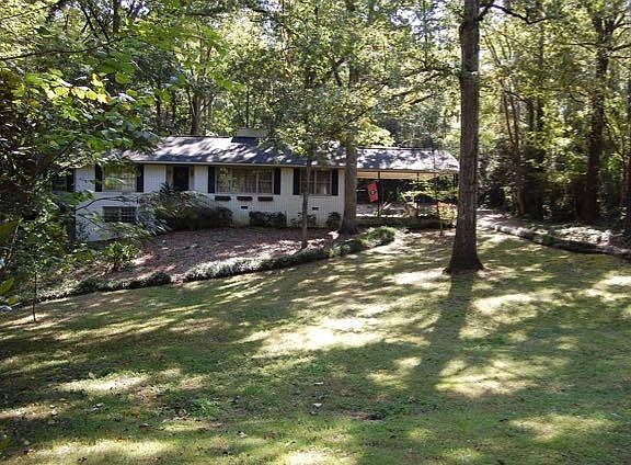 3rd image of 942 Dogwood Cir