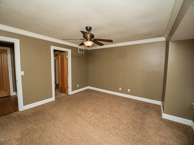 405 Galway Dr — Photo 29