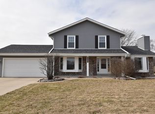 7535 S 73rd St, Franklin, WI 53132