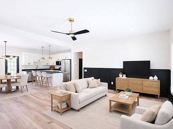 3rd image of 390 Park Springs Rd