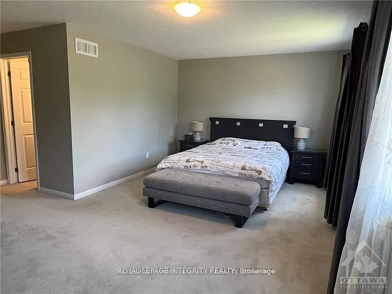 140 Battersea Cres — Photo 18