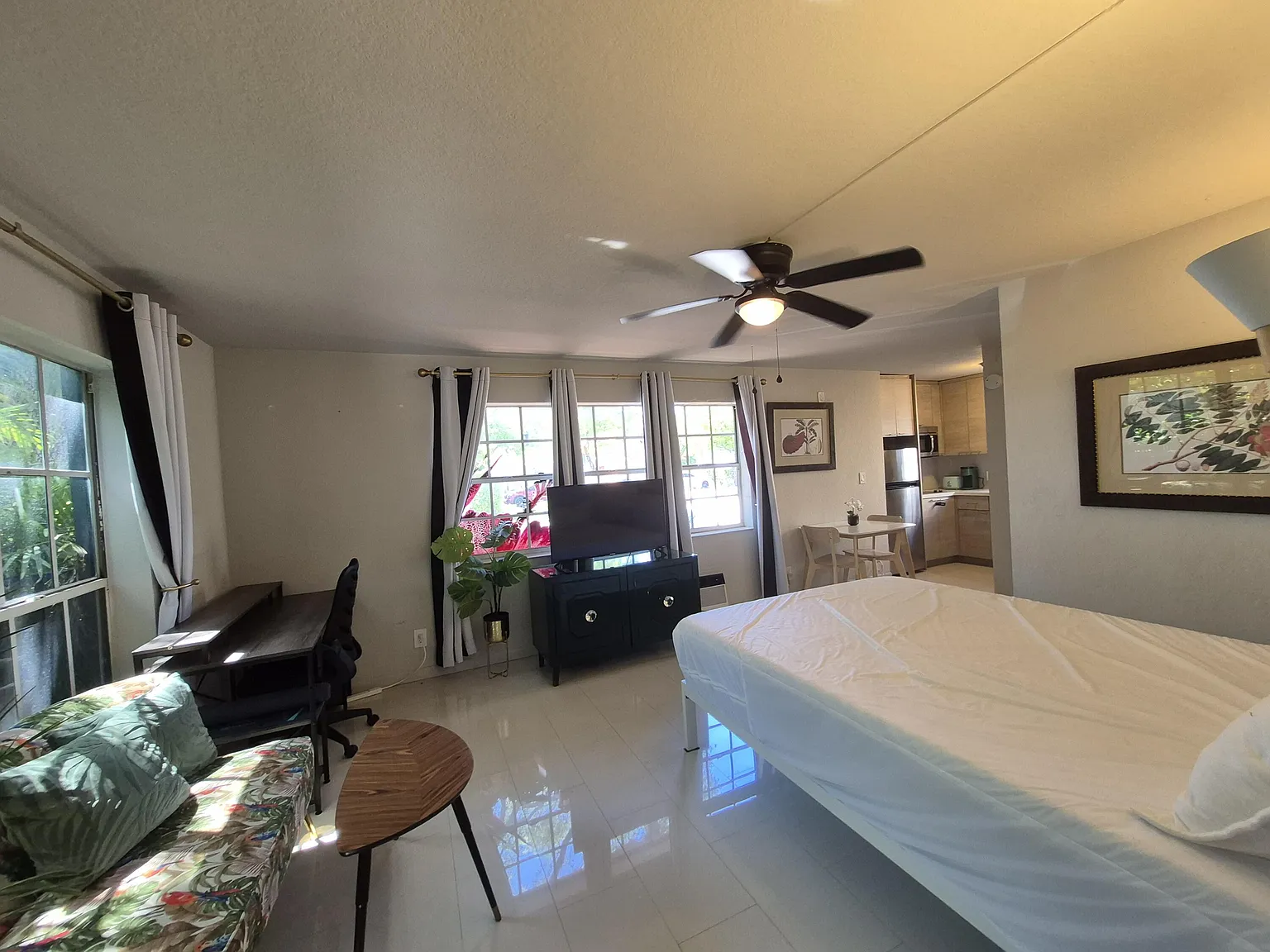 Studio, 1.0 bath, 2866 sqft, $1,900 — Photo 2