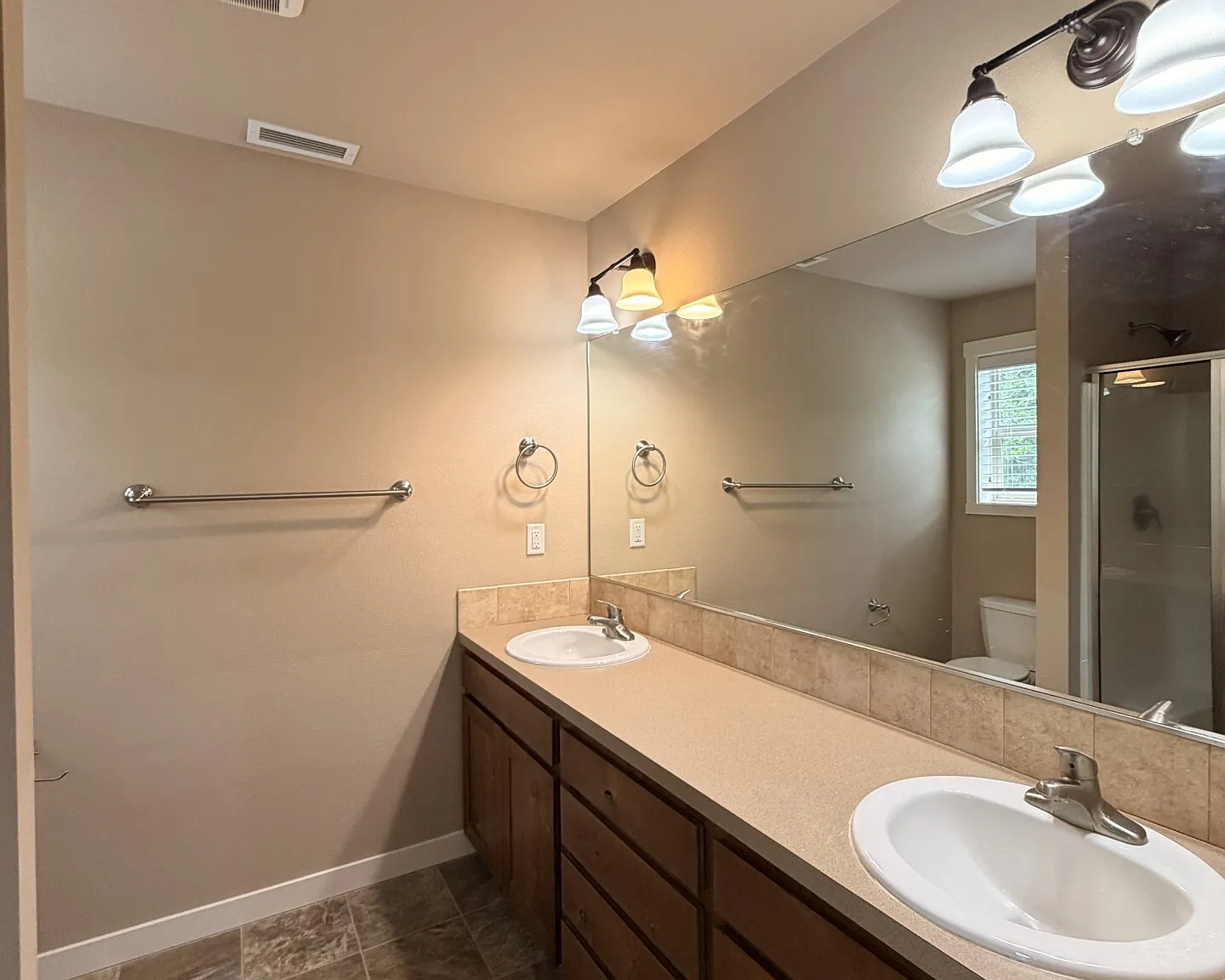 7207 Spencer Avenue Northeast - 1 — Photo 4