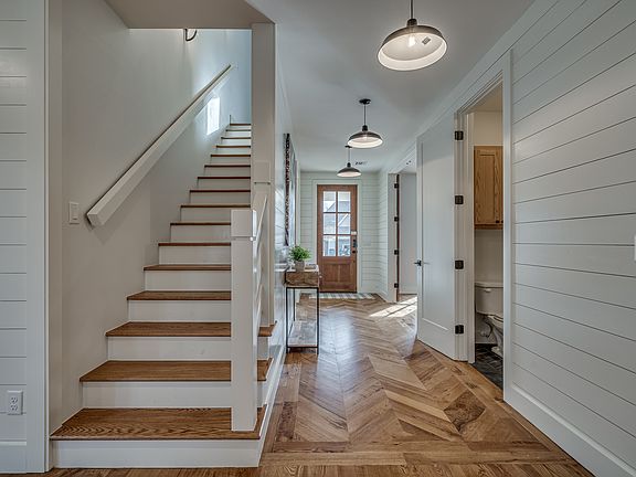 Front entry w/ stairway.