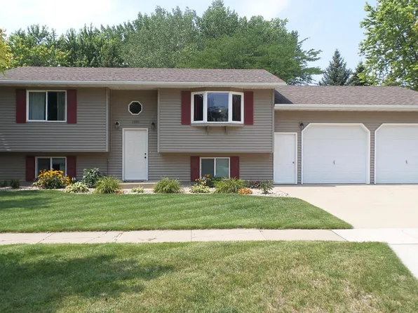 1120 Christine Ave, Brookings, SD 57006
