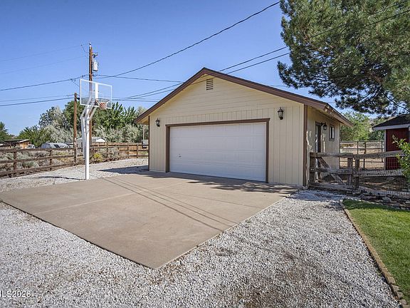 3rd image of 3495 Tee Pee Ln