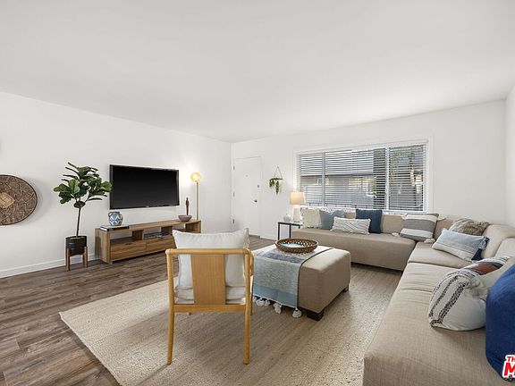 3rd image of 2002 4th St APT 211