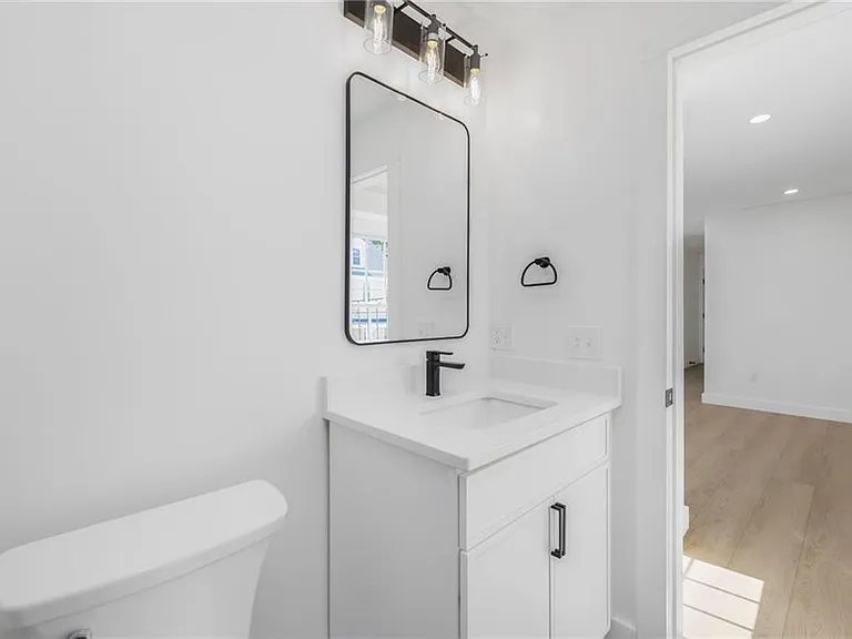4 Melrose St #4 — Photo 9