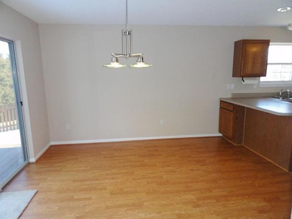 5th image of 3402 Calumet Dr