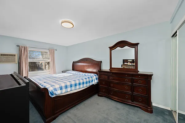 Sold by Remax Edge | media 9