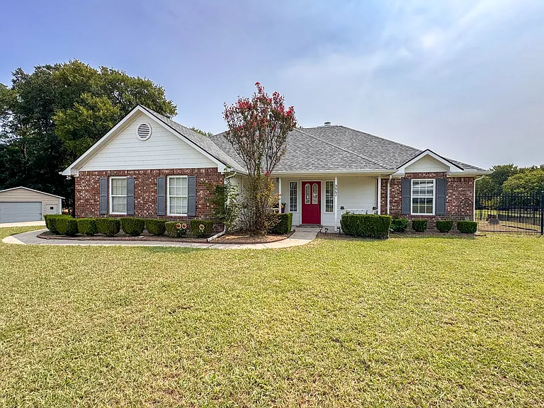 5662 Pamela Ct — Photo 1