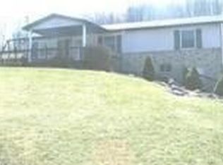 110 Bunchberry Ln, Butler, PA 16002