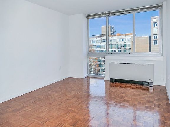 4th image of 229 Chrystie St APT 731
