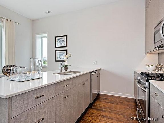 5th image of 6560 W Shakespeare Ave Unit 2W