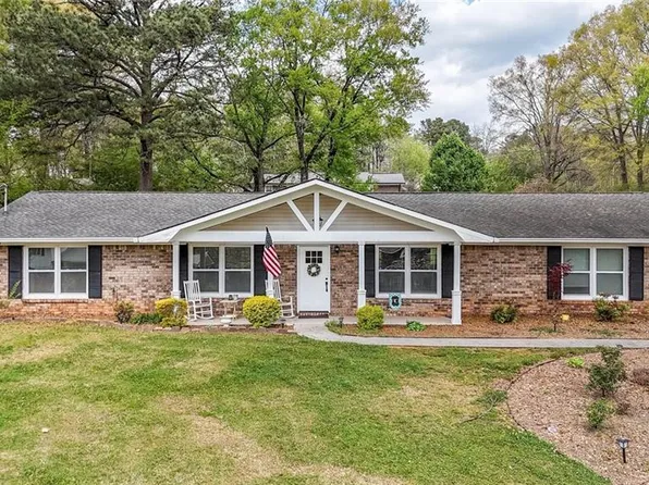 102 Ivy Ln, Calhoun, GA 30701