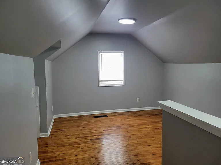 1361 McClelland Ave — Photo 8
