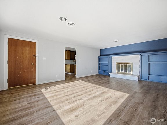 5th image of 1207 32nd Street