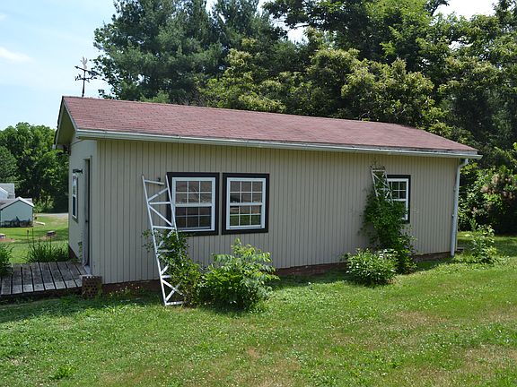 2nd image of 5937 Stonewall Jackson Hwy