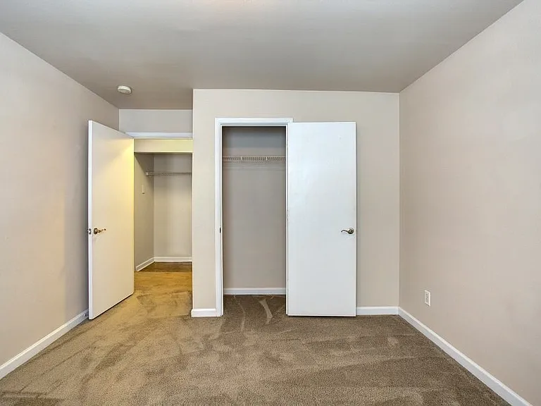 Ridgetop Apartments — Photo 4