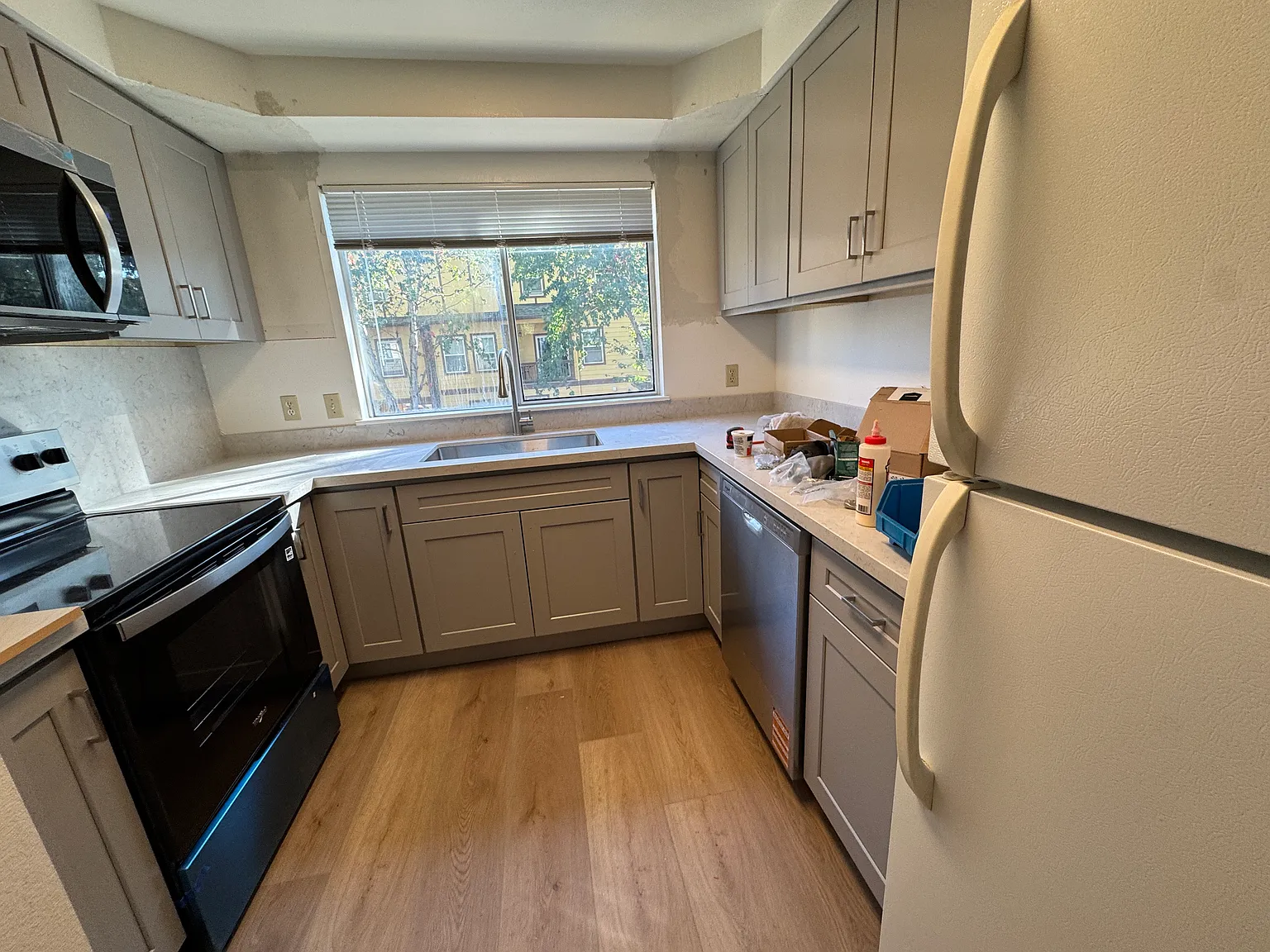 2 bed, 1000 sqft, $2,000 — Photo 2