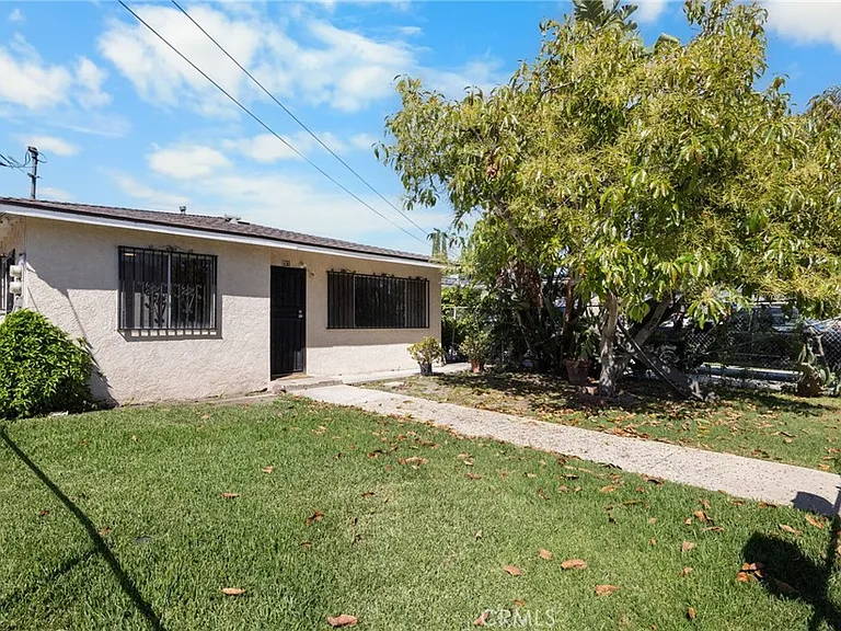 207 E Flora St — Photo 36