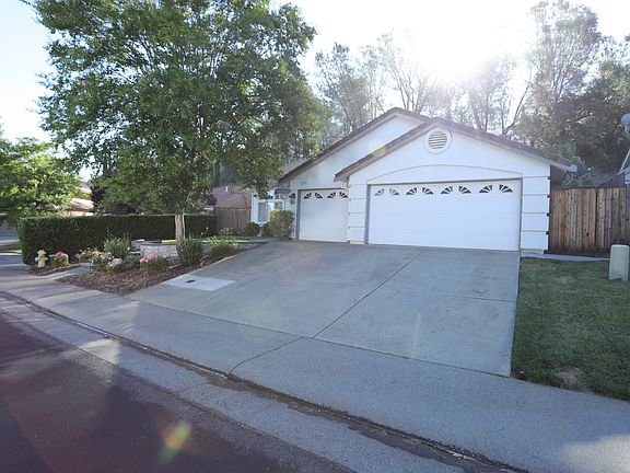 3rd image of 186 Bayline Cir