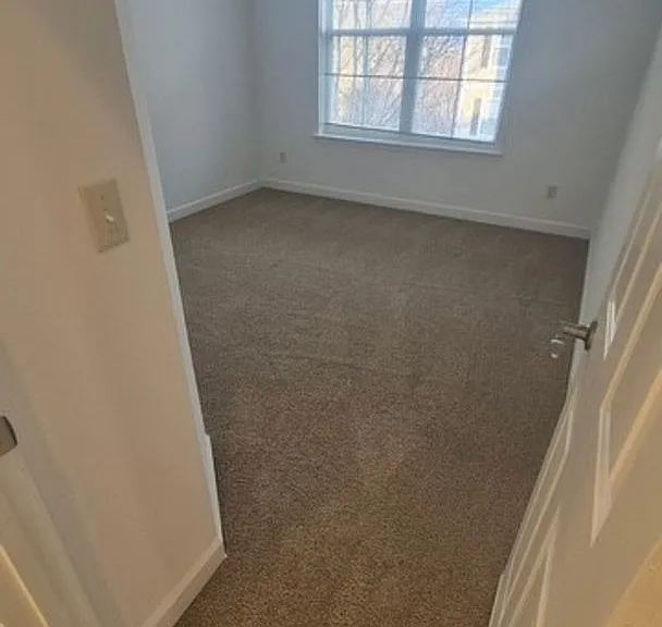635-675 Woodbrook Dr — Photo 10