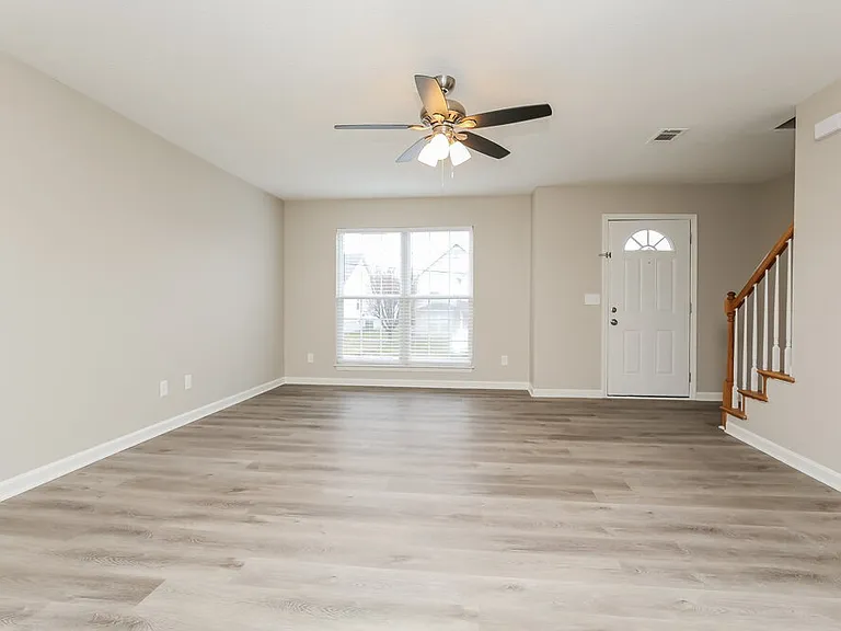 1103 Phelissa Dr — Photo 5