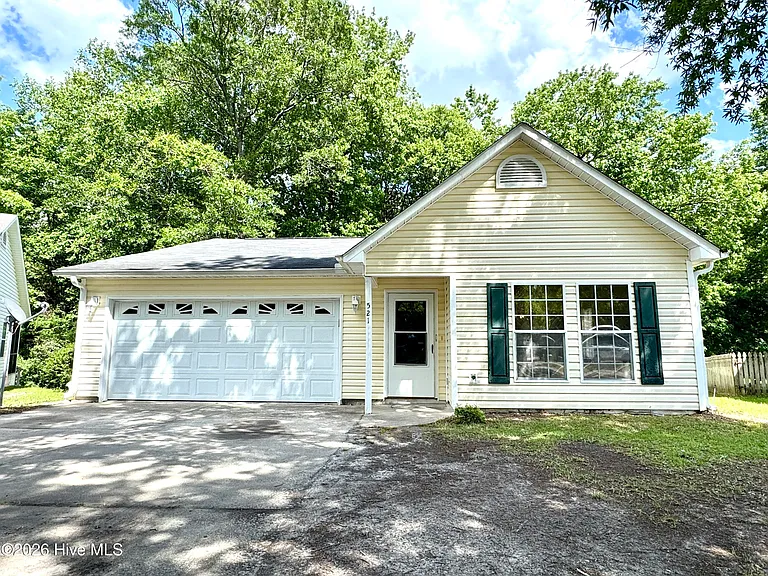 521 Jimmies Creek Dr — Photo 1