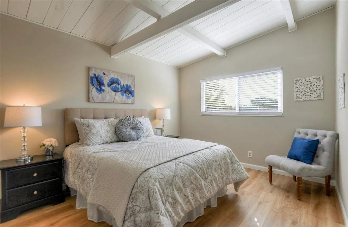 3 bed, 1250 sqft, $4,300 — Photo 3