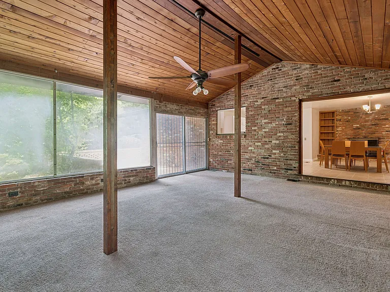 3543 Cloudland Dr — Photo 16