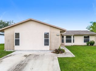 1807 Vauxhall St NW, Palm Bay, FL 32907