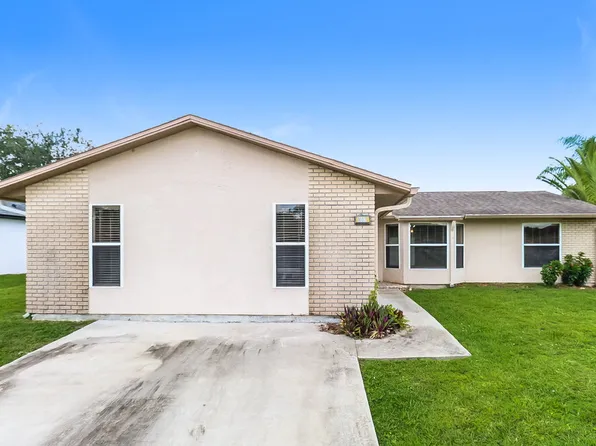 1807 Vauxhall St NW, Palm Bay, FL 32907
