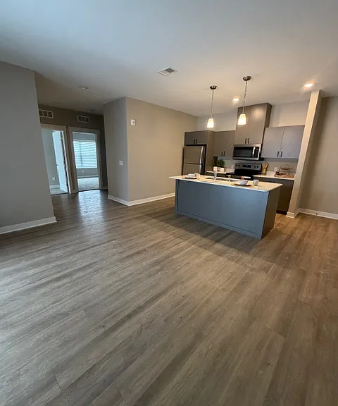 Midvilla Apartments — Photo 22