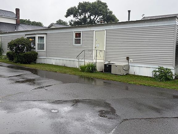 2nd image of 139 West St #1