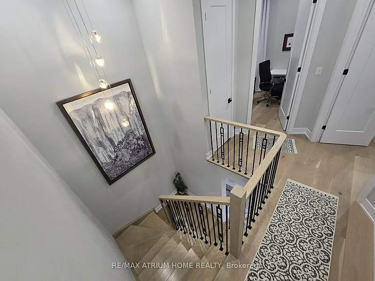 5 Norbury Cres — Photo 2