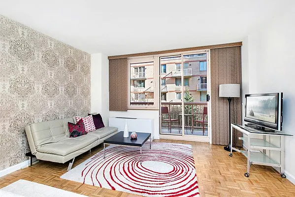 Rented by Keller Williams NYC | media 25