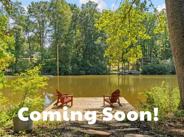 2135 Lakeview Dr, Powhatan, VA 23139