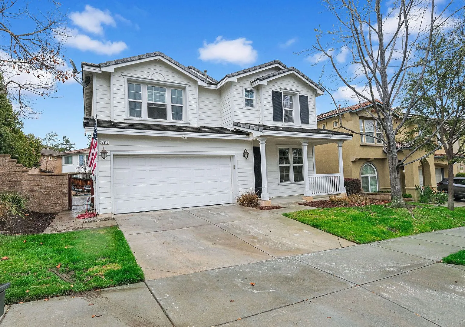 Spacious 2-Story 3-Bedroom Home in Chapman Heights' Aberdeen HOA! — Photo 2